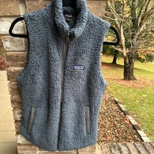Patagonia Women's Los Gatos Fleece Vest; Size M; Color: Grey/Smolder Blue